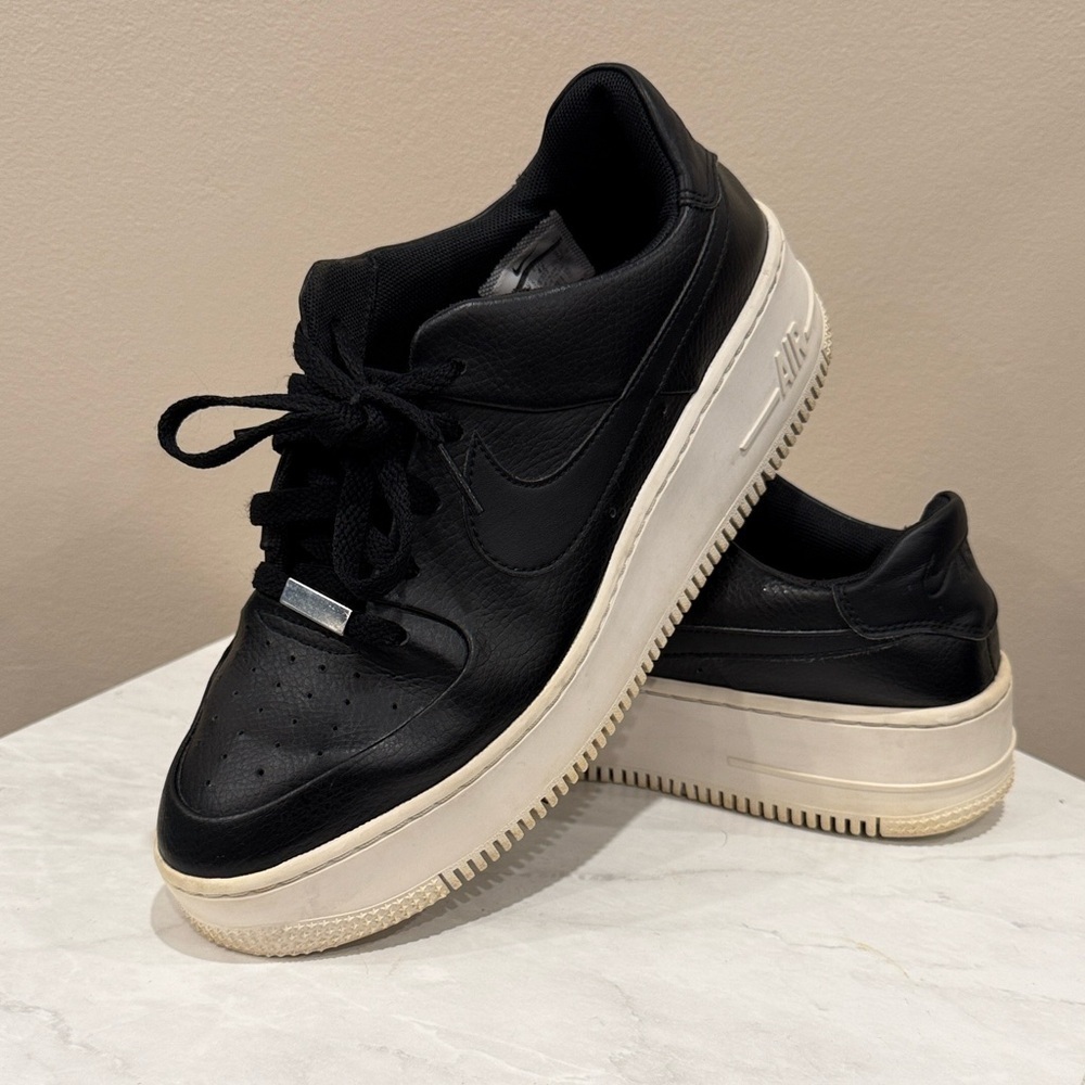 🔥Nike Air Black and White Sneakers🔥